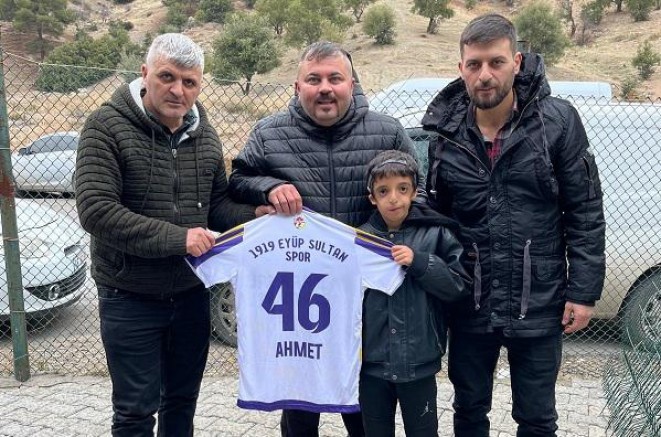 1919 EYÜPSULTAN SPOR'DAN ENGELLİ TARAFTARA ANLAMLI JEST