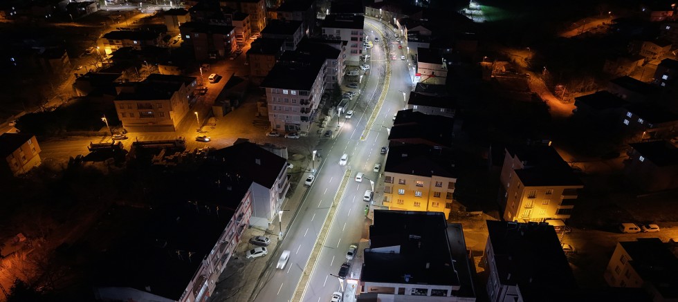 ANDIRIN’DA 3 CADDE 22 MİLYONLUK YATIRIMLA TAMAMEN YENİLENDİ