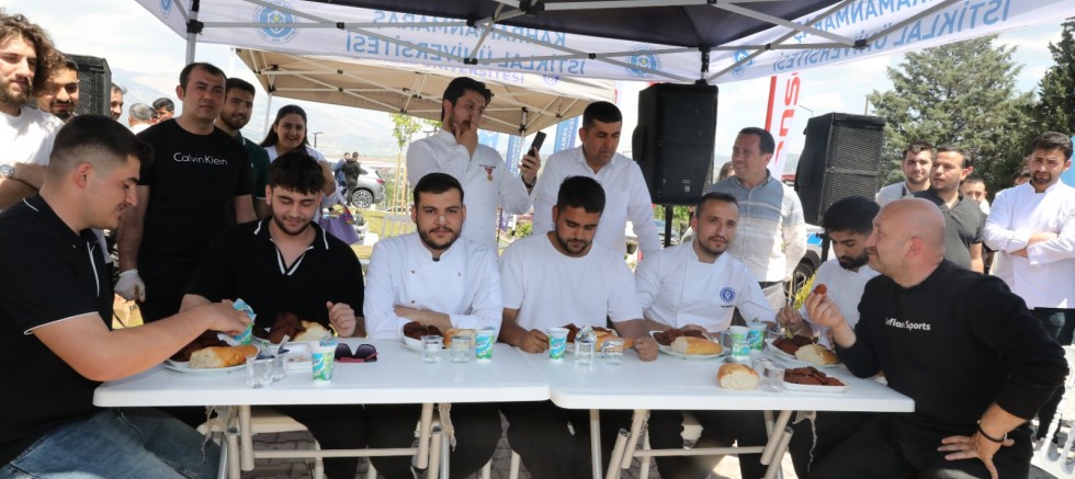KİÜ’LÜ ÖĞRENCİLER SINAV HAFTASININ SONUNDA İRİŞKİTLE KUTLAMA YAPTI