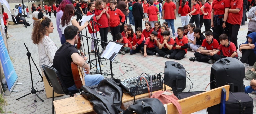 KSÜ’LÜ ÖĞRENCİLER HATAY SAMANDAĞ’DA EĞİTİM ATÖLYESİ GERÇEKLEŞTİRDİ
