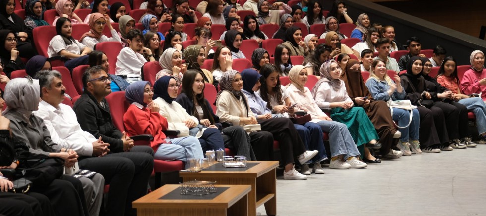 ONİKİŞUBAT BELEDİYESİ’NİN KAZANDIRAN TAKTİKLER KAMPI’NA GENÇLERDEN YOĞUN İLGİ