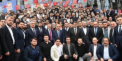AK Parti Büyükşehir Belediye Başkan Adayı Fırat Görgel’in proje tanıtım toplantısına katılan Başkan Güngör