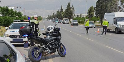 Kahramanmaraş’ta yönetimindeki motosikletiyle ağaca çarpan sürücü hayatını kaybetti.