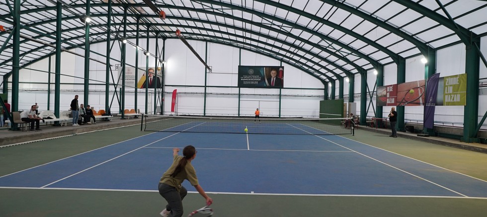 19 MAYIS TENİS TURNUVASI, 62 GENÇ SPORCUNUN KATILIMIYLA BAŞLADI