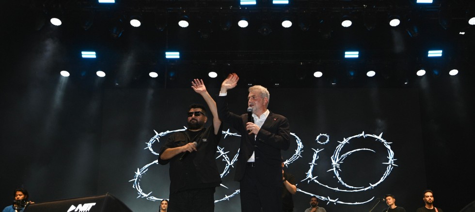 AĞUSTOS FUARI KAPILARINI COŞKUYLA AÇTI, İLK GECEDE EYPİO RÜZGÂRI ESTİ
