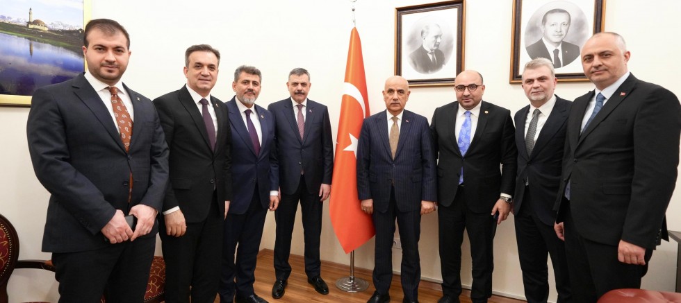 AK PARTİ KAHRAMANMARAŞ HEYETİ İÇİŞLERİ BAKANI ÇİFTÇİ İLE BİR ARAYA GELDİ