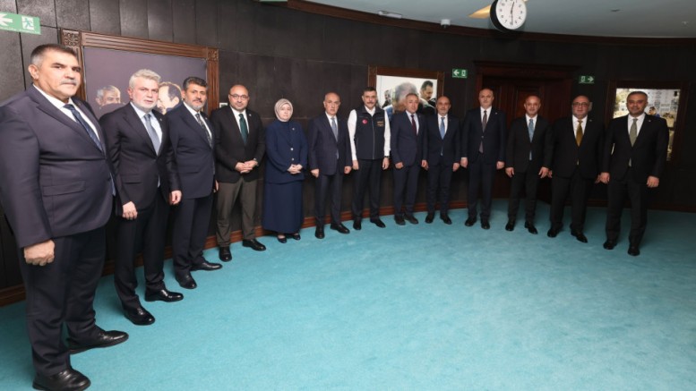 AK PARTİ KAHRAMANMARAŞ HEYETİNDEN İÇİŞLERİ BAKANI ÇİFTÇİ’YE ZİYARET