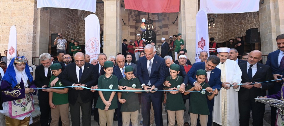 ASIRLIK 5 CAMİİ RESTORASYONUN ARDINDAN YENİDEN İBADETE AÇILDI