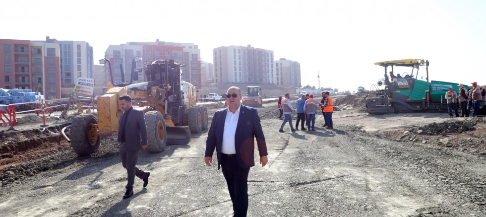 BAŞKAN AKPINAR DOĞUKENT MAHALLESİNDE DEVAM EDEN ÇALIŞMALARI YERİNDE İNCELEDİ