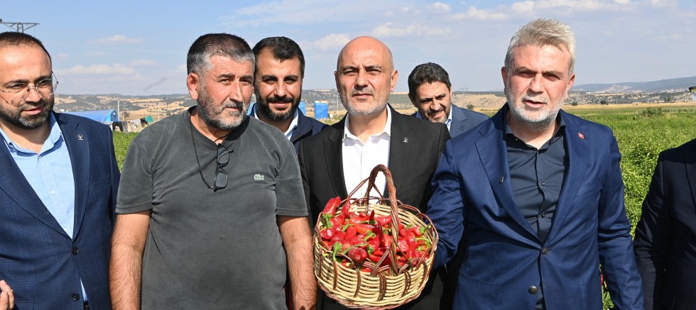 BAŞKAN GÖRGEL; “DÜNYA’NIN EN GÜZEL BİBERİ, MARAŞ BİBERİ HASADIMIZ HAYIRLI VE BEREKETLİ OLSUN”
