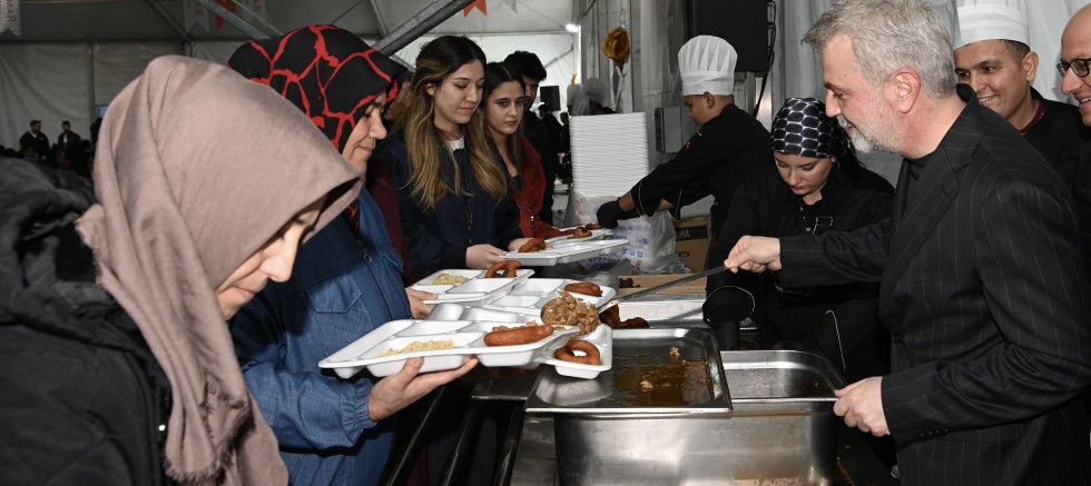 BAŞKAN GÖRGEL, VATANDAŞLARLA GÖNÜL SOFRASINDA BULUŞTU