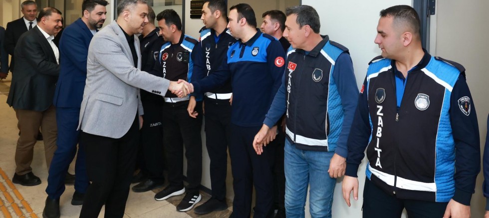 BAŞKAN TOPTAŞ, BELEDİYE PERSONELİYLE BAYRAMLAŞTI