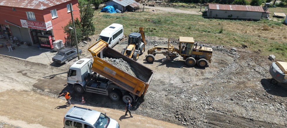 BÜYÜKŞEHİR, ANDIRIN’DA BİR GRUP YOLUNUN DAHA KONFORUNU ARTIRIYOR