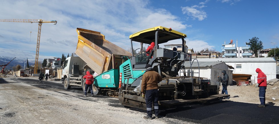 BÜYÜKŞEHİR’DEN ALİ SEZAL BULVARI’NA ASFALT