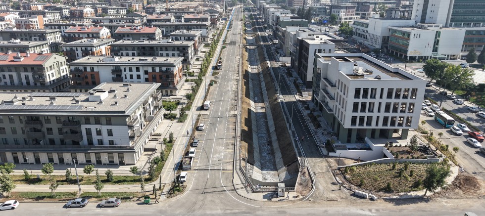 BÜYÜKŞEHİR’DEN AZERBAYCAN MAHALLESİ’NDE ASFALT ÇALIŞMASI
