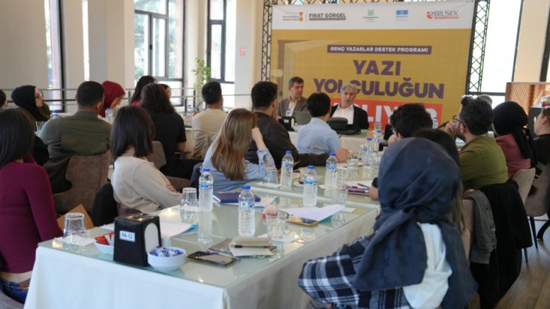 BÜYÜKŞEHİR’İN GENÇLERE ÖZEL YAZARLIK KAMPI BAŞLADI