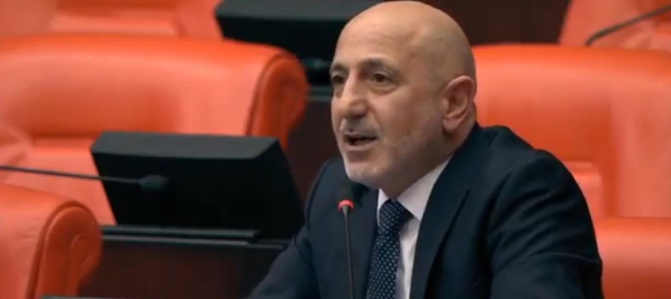 CHP’Lİ ÖZTUNÇ: “DEPREMİN ÜZERİNDEN 3 YIL GEÇTİ, NARLI’DA TEK BİR TOKİ KONUTU YAPILMADI”