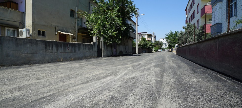 DULKADİROĞLU EGEMENLİK MAHALLESİ MODERN YOLLARINA BÜYÜKŞEHİR’LE KAVUŞUYOR