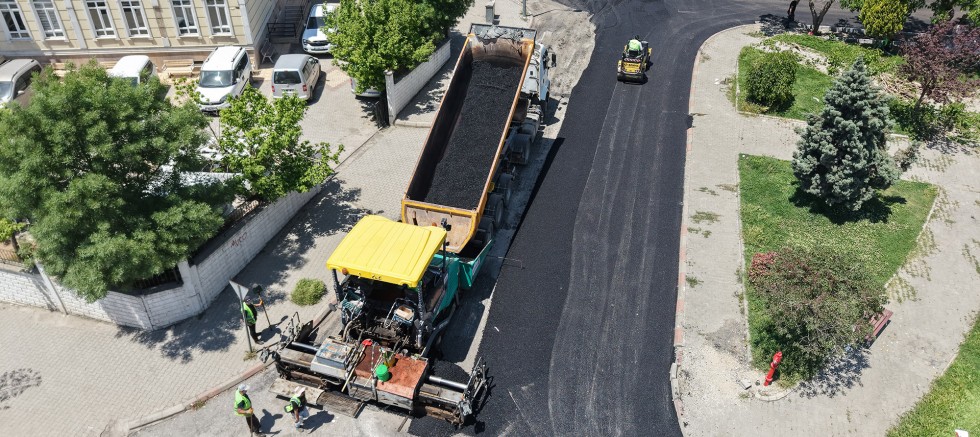 DULKADİROĞLU’NDA SOKAK SOKAK CADDE CADDE ASFALT ÇALIŞMASI BAŞLADI