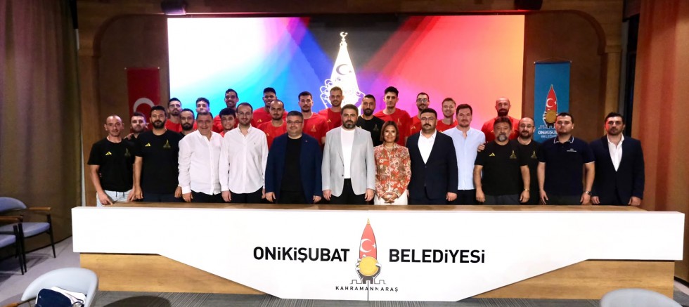 EFELER LİGİ’NDE BOY GÖSTERECEK AKEDAŞ ONİKİŞUBAT BELEDİYESPOR’DA YENİ SEZON HEYECANI