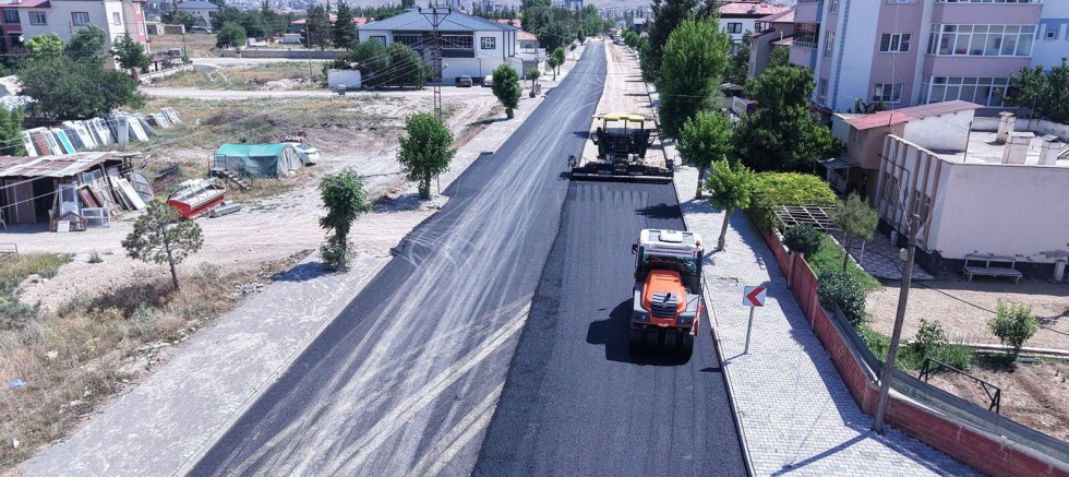 ELBİSTAN’DA BÜYÜKŞEHİR’İN ASFALT ÇALIŞMALARINA ESNAF VE VATANDAŞTAN TAM NOT