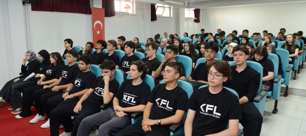 “GAZZE’DE ÖĞRENCİ OLMAK” BİLİM KAFE ETKİNLİĞİ İLE ELE ALINDI