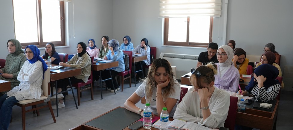 GENÇLER YAZ TATİLİNİ PUSULA MARAŞ AKADEMİLERİYLE VERİMLİ GEÇİRİYOR