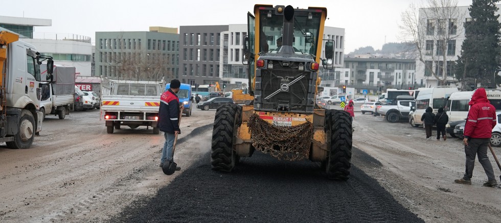 HÜKÜMET BULVARI’NDA ALTYAPININ ARDINDAN ÜSTYAPI ONARIMINA GEÇİLDİ