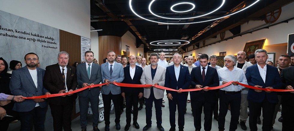 KÂBE ÖRTÜLERİ VE MUKADDES EMANETLER ONİKİŞUBAT’TA ZİYARETE AÇILDI