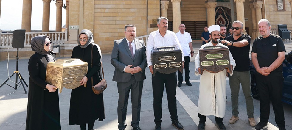KABE ÖRTÜLERİ VE MUKADDES EMANETLER KAHRAMANMARAŞ’A ULAŞTI