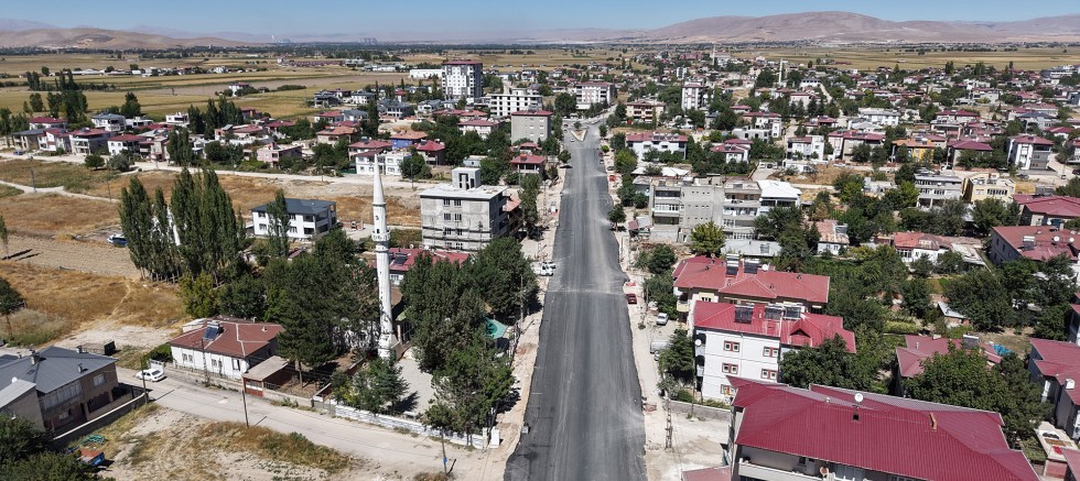 KAHRAMANMARAŞ BÜYÜKŞEHİR’DEN ELBİSTAN’IN ULAŞIMINA GÜÇ KATACAK BİR ASFALT YATIRIMI DAHA