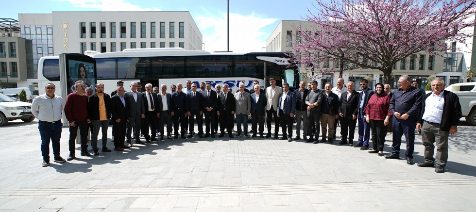 KAHRAMANMARAŞ BÜYÜKŞEHİR’DEN ÜRETİCİYE TAM DESTEK; ÇİFTÇİLER KONYA TARIM FUARI’NA UĞURLANDI