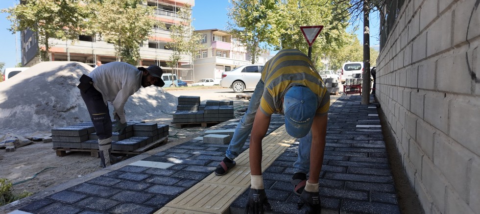 KAHRAMANMARAŞ BÜYÜKŞEHİR, DULKADİROĞLU LÜTFİ KÖKER BULVARI’NDA DÖNÜŞÜM BAŞLATTI