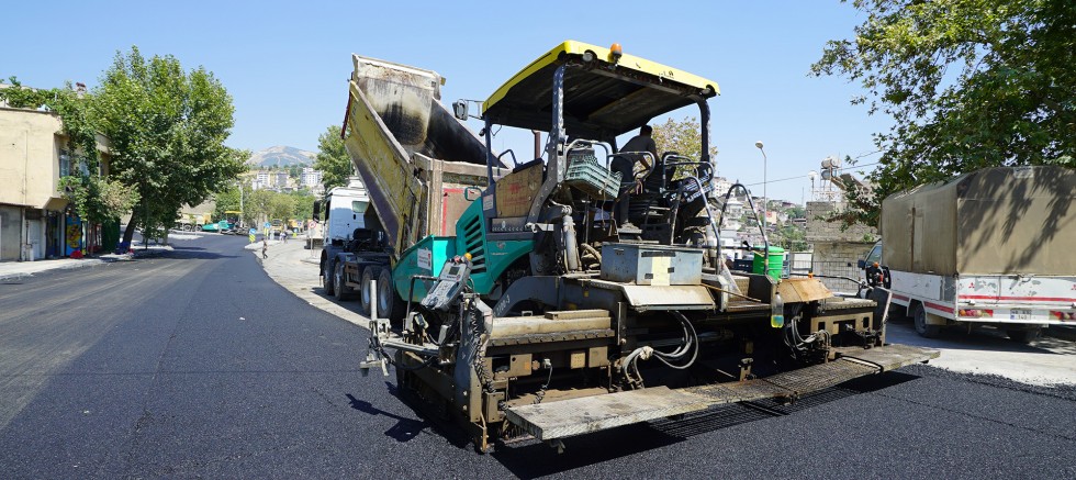 KAHRAMANMARAŞ BÜYÜKŞEHİR’İN ASFALT MESAİSİ YENİ HAFTADA 17 NOKTADA SÜRECEK