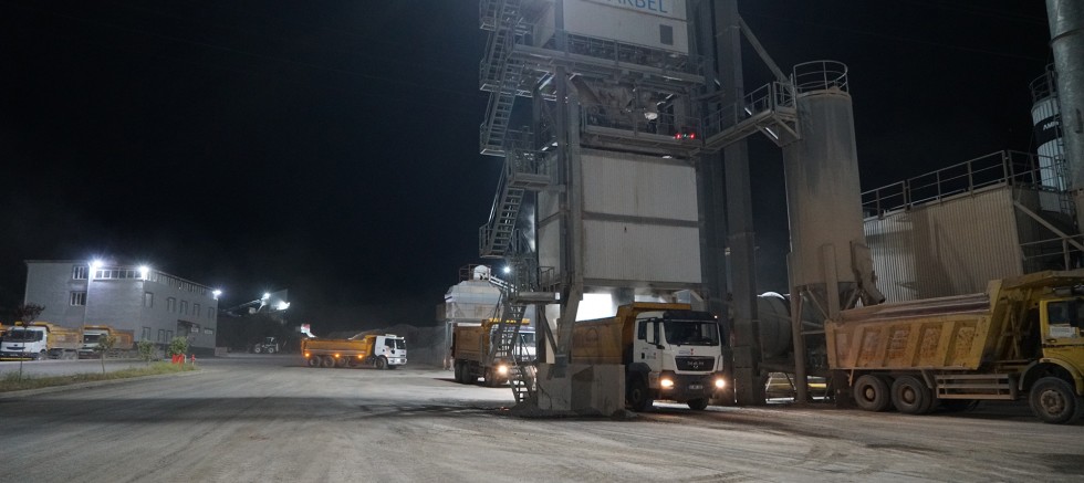 KAHRAMANMARAŞ BÜYÜKŞEHİR’İN ASFALT ÜRETİM TESİSİ’NDE YILDA 400 BİN TON ÜRETİM YAPILIYOR