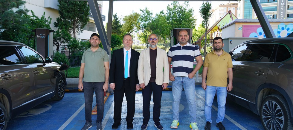KAHRAMANMARAŞ BÜYÜKŞEHİR’İN ELEKTRİKLİ ARAÇ ŞARJ ALTYAPISINA TRUGO’DAN BÜYÜK ÖVGÜ