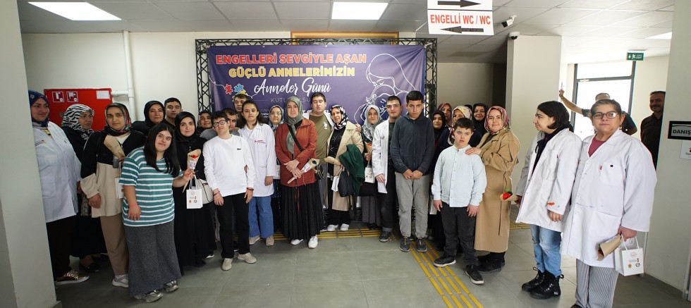 KAHRAMANMARAŞ BÜYÜKŞEHİR’İN ENGELSİZ YAŞAM MERKEZİ’NDE ANNELER GÜNÜ BİR BAŞKA