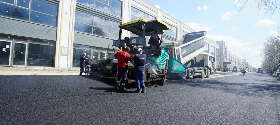 KAHRAMANMARAŞ BÜYÜKŞEHİR, TOPTANCILAR SİTESİ YOLLARINI YENİLİYOR