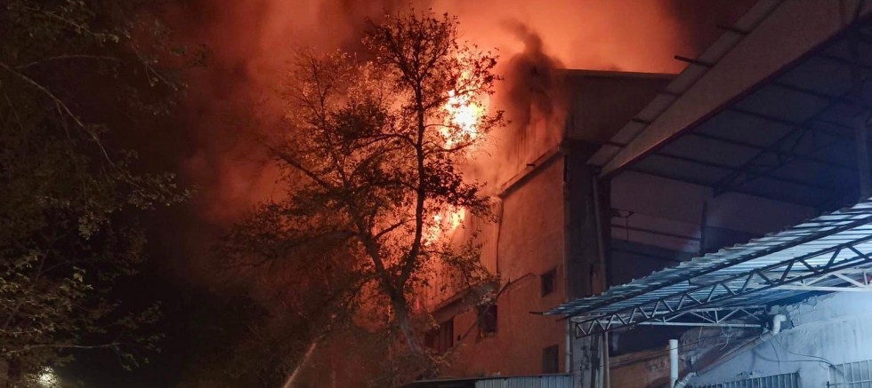 KAHRAMANMARAŞ’TA AHŞAP ATÖLYESİNDE YANGIN