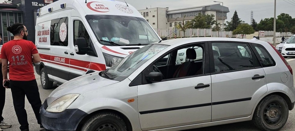 KAHRAMANMARAŞ’TA OTOMOBİL İLE AMBULANS ÇARPIŞTI