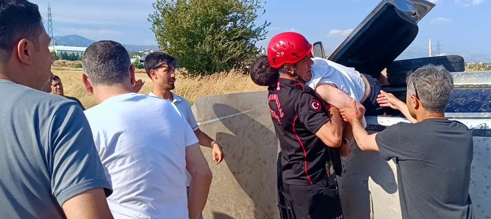 KAHRAMANMARAŞ’TA OTOMOBİL TAKLA ATTI: 2 YARALI