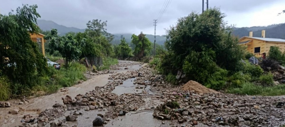 KAHRAMANMARAŞ’TA SAĞANAK ETKİLİ OLDU: DERELER TAŞTI, TARIM ARAZİLERİ SU ALTINDA KALDI