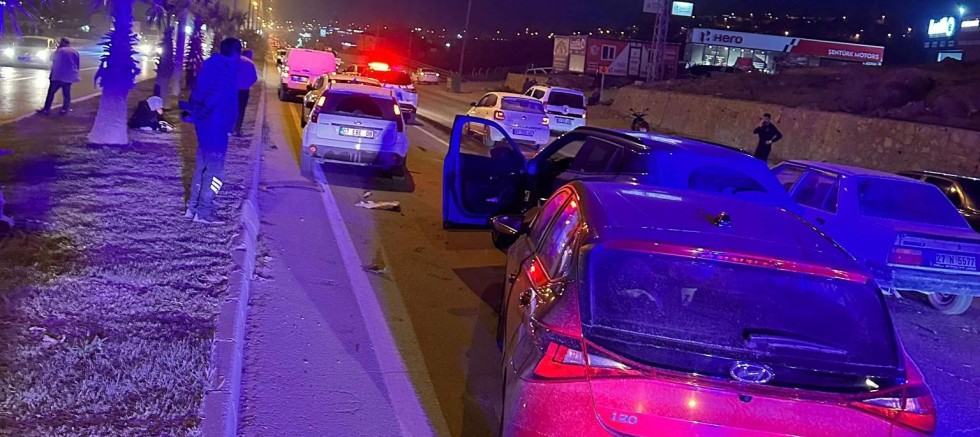 KAHRAMANMARAŞ’TA ZİNCİRLEME KAZA: 5 YARALI