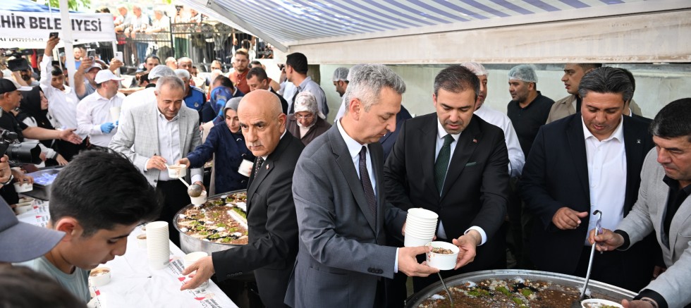 KSÜ REKTÖRÜ OKUMUŞ, GELENEKSEL AŞURE İKRAMI PROGRAMINA KATILDI