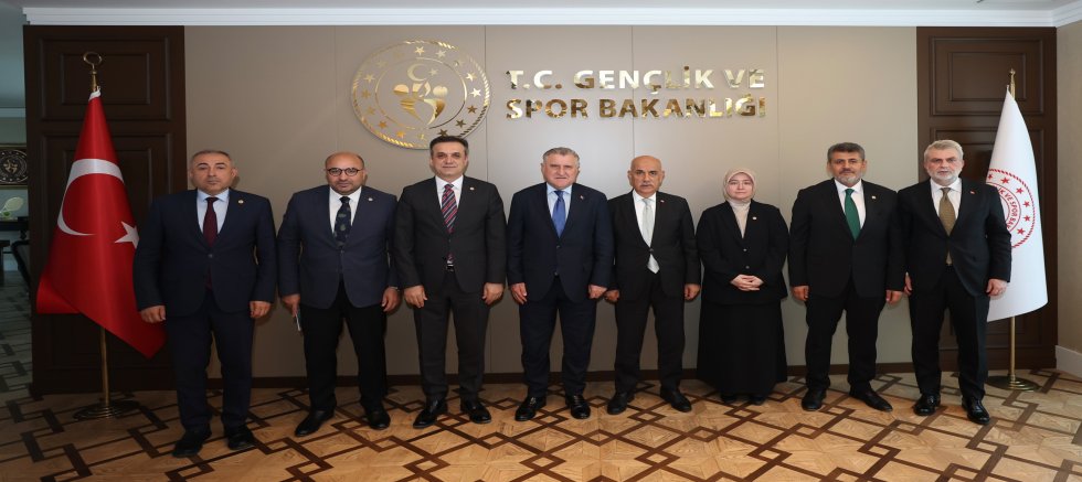   AK PARTİ KAHRAMANMARAŞ HEYETİ GENÇLİK VE SPOR BAKANI BAK İLE BİR ARAYA GELDİ