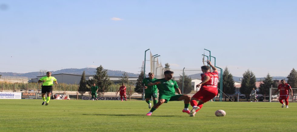 AKEDAŞ İSTİKLALSPOR EVİNDE SAKARYASPOR’A 3-1 MAĞLUP OLDU