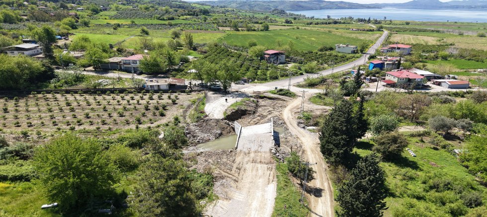 ANDIRIN’DA 5 MAHALLEYE ULAŞIM SAĞLAYAN KÖPRÜ MENFEZDE SONA GELİNDİ