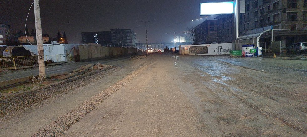 ASFALT ÖNCESİ YOL TAMİRATLARI SÜRÜYOR