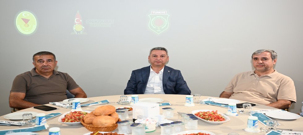 BABALAR GÜNÜ PROGRAMINDA ŞEHİT YAKINLARI, GAZİLER VE BABALAR BİR ARAYA GELDİ