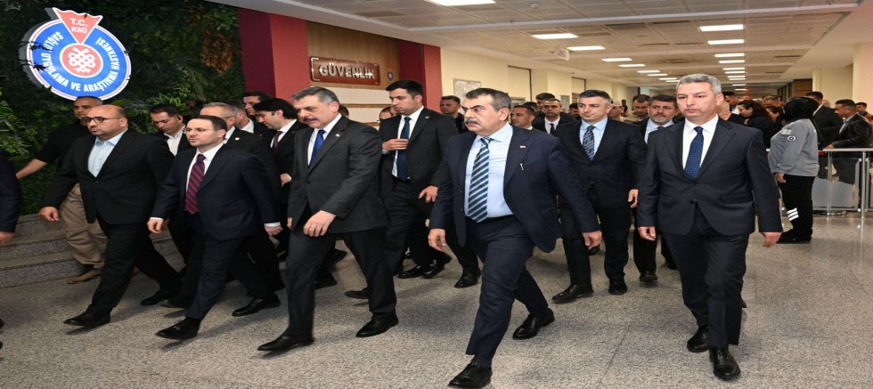 BAKANLAR KSÜ TIP FAKÜLTESİ HASTANESİNDE YARALI ÖĞRENCİLERİ ZİYARET ETTİ